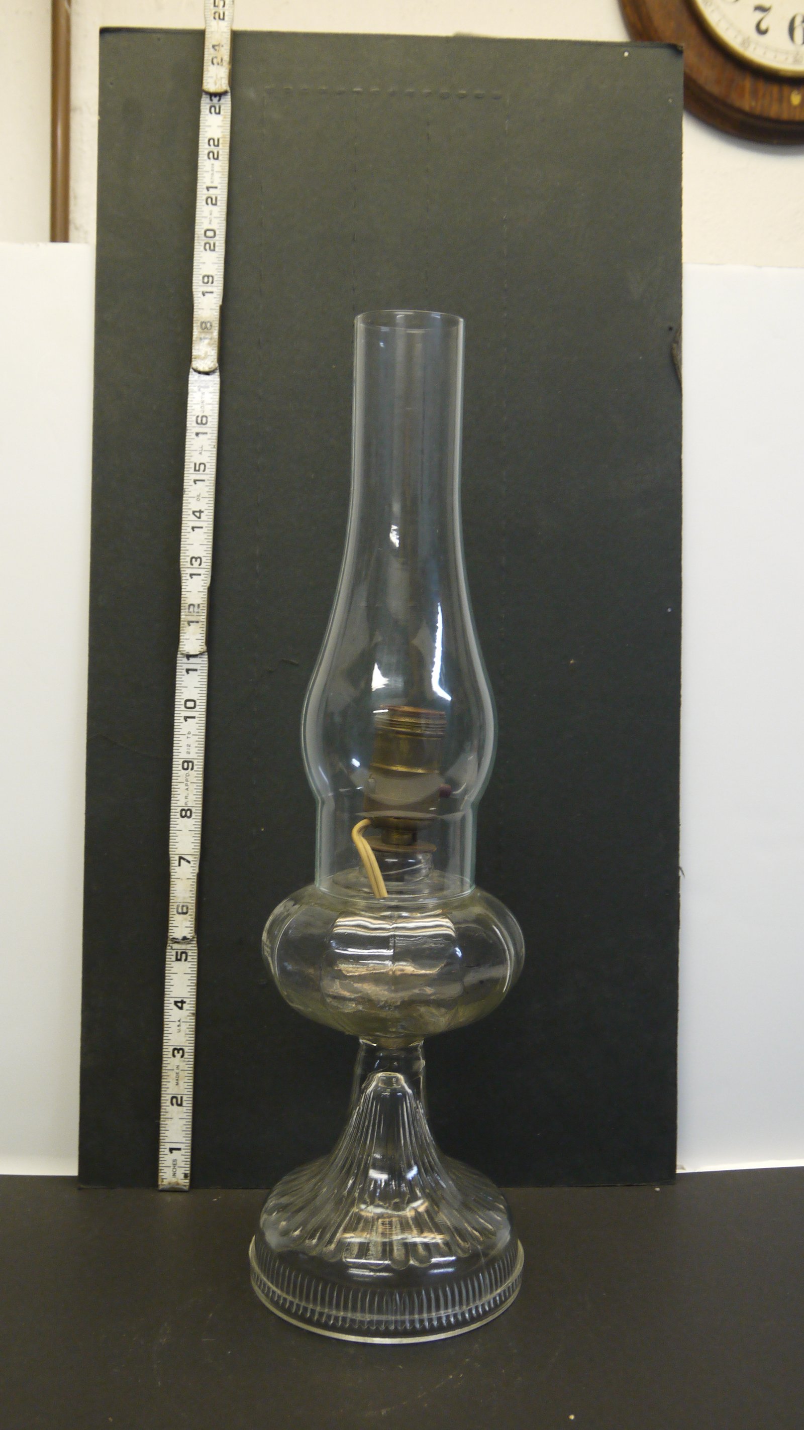 Clear-Glass Kerosene Table Lamp with Chimney 2